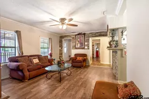 204 W Tarbutton St, Troup, TX 75789 - Photo 7