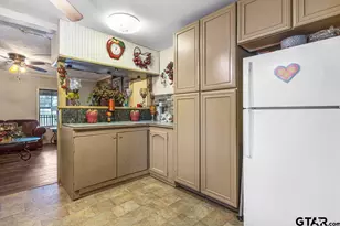 204 W Tarbutton St, Troup, TX 75789 - Photo 9