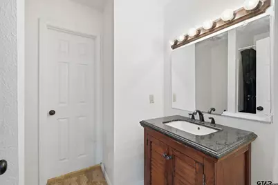 346 Meridian St, Gladewater, TX 75647 - Photo 17