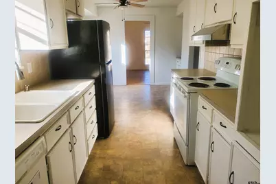 2811 Lisa Lane, Tyler, TX 75701 - Photo 3