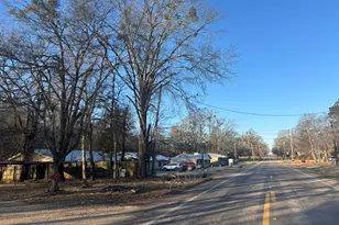 609 Jefferson St, Pittsburg, TX 75686 - Photo 1