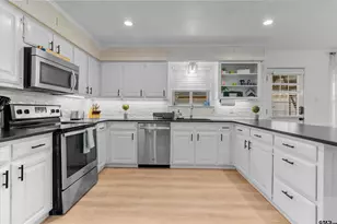 10801 Harvest Wood Dr, Tyler, TX 75703 - Photo 11