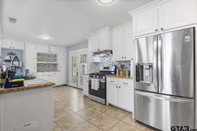 300 N Parkdale, Tyler, TX 75702 - Photo 9