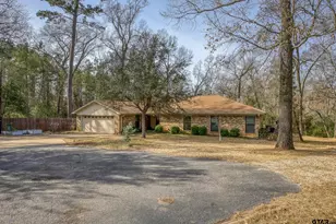 100 Buckhorn, Palestine, TX 75801 - Photo 1