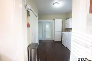 915 Lindsey Ln, Tyler, TX 75701 - Photo 13