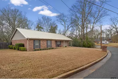 823 Willow Creek Dr, Jacksonville, TX 75766 - Photo 3