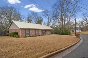 823 Willow Creek Dr, Jacksonville, TX 75766 - Photo 3