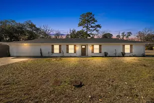 1907 Beth Dr, Longview, TX 75605 - Photo 5