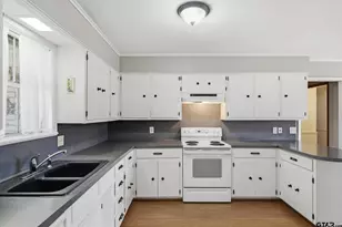 216 Helen Dr, Lindale, TX 75771 - Photo 9