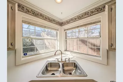 725 Beth Dr, Tyler, TX 75703 - Photo 11