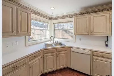 725 Beth Dr, Tyler, TX 75703 - Photo 13