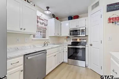 435 Wildwood Trl, Holly Lake Ranch, TX 75765 - Photo 11