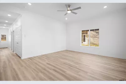 1310 Claude, Tyler, TX 75702 - Photo 7