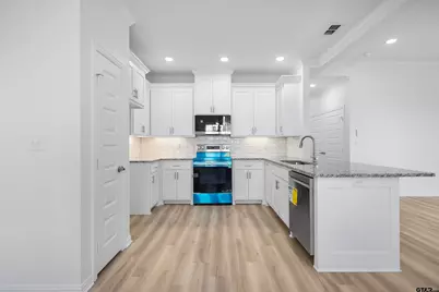 1310 Claude, Tyler, TX 75702 - Photo 13