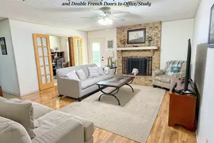 237 Oregon St, Van, TX 75790 - Photo 5