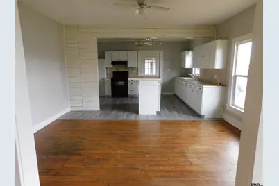 201 N Henry, Lindale, TX 75771 - Photo 5