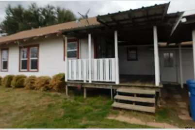 201 N Henry, Lindale, TX 75771 - Photo 3