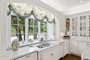 1920 Stonegate Blvd, Tyler, TX 75703 - Photo 15