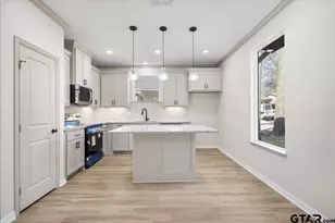 1314 Claude, Tyler, TX 75702 - Photo 9