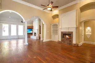 6805 Castle Pines Ct, Tyler, TX 75703 - Photo 5