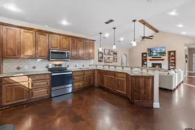 205 Vz County Road 4807, Ben Wheeler, TX 75754 - Photo 5