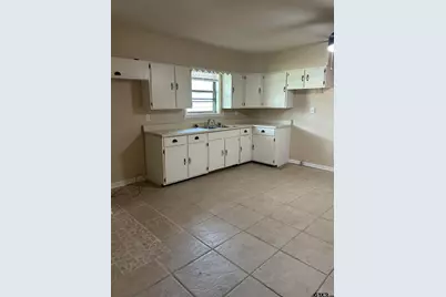 209 W South St, Lindale, TX 75771 - Photo 7