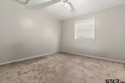 2400 Holly Street, Jacksonville, TX 75766 - Photo 9