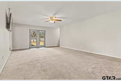 2400 Holly Street, Jacksonville, TX 75766 - Photo 11