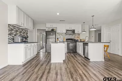 2400 Holly Street, Jacksonville, TX 75766 - Photo 7