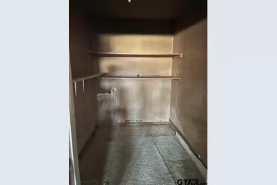 2806 N Glass Avenue, Tyler, TX 75702 - Photo 9