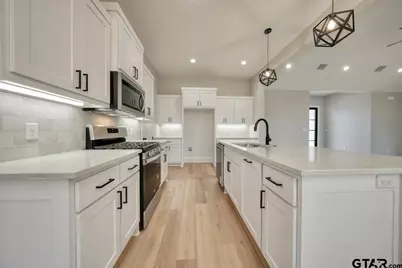 606 Prince Ln, Tyler, TX 75704 - Photo 7