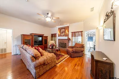 601 Kickapoo St, Chandler, TX 75758 - Photo 5