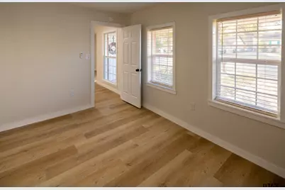 912 S Palmer Ave, Tyler, TX 75701 - Photo 11