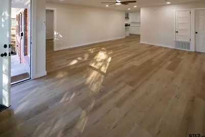 912 S Palmer Ave, Tyler, TX 75701 - Photo 3