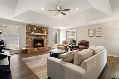 704 Becky Dr, Tyler, TX 75703 - Photo 5