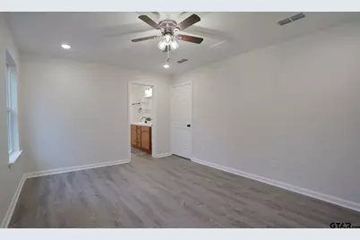 915 Britton, Tyler, TX 75701 - Photo 13