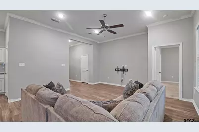 2927 Meadow Brook Trl, Tyler, TX 75701 - Photo 7