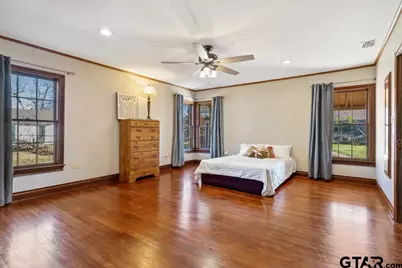 205 N Henry St, Lindale, TX 75771 - Photo 19