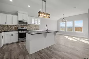 16529 Crossing Cir, Lindale, TX 75771 - Photo 11