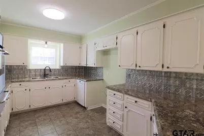 700 David Dr, Tyler, TX 75703 - Photo 13