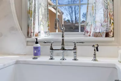 2318 S Chilton Ave, Tyler, TX 75701 - Photo 9