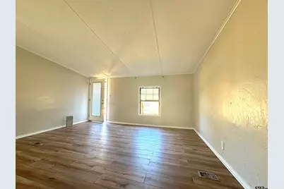 1391 San Saba, Mt Vernon, TX 75457 - Photo 3