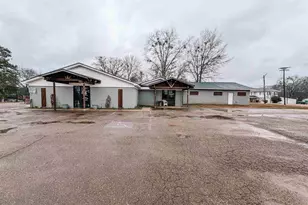 122 Fulton St, Pittsburg, TX 75686 - Photo 1