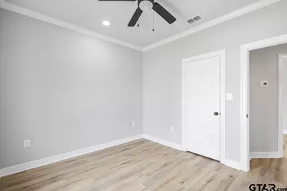 300 S Roden Ln, Gladewater, TX 75647 - Photo 27