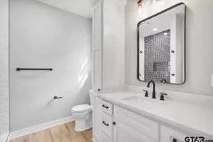 300 S Roden Ln, Gladewater, TX 75647 - Photo 19