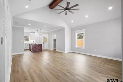 300 S Roden Ln, Gladewater, TX 75647 - Photo 9