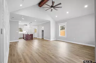 300 S Roden Ln, Gladewater, TX 75647 - Photo 9