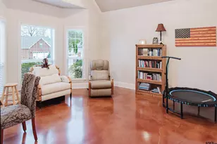 614 Huntwick Ln, Tyler, TX 75703 - Photo 17