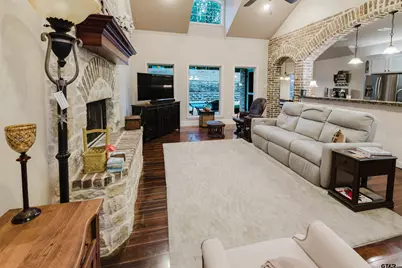 614 Huntwick Ln, Tyler, TX 75703 - Photo 5