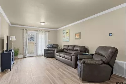 319 E 1st Street, Tyler, TX 75701 - Photo 11